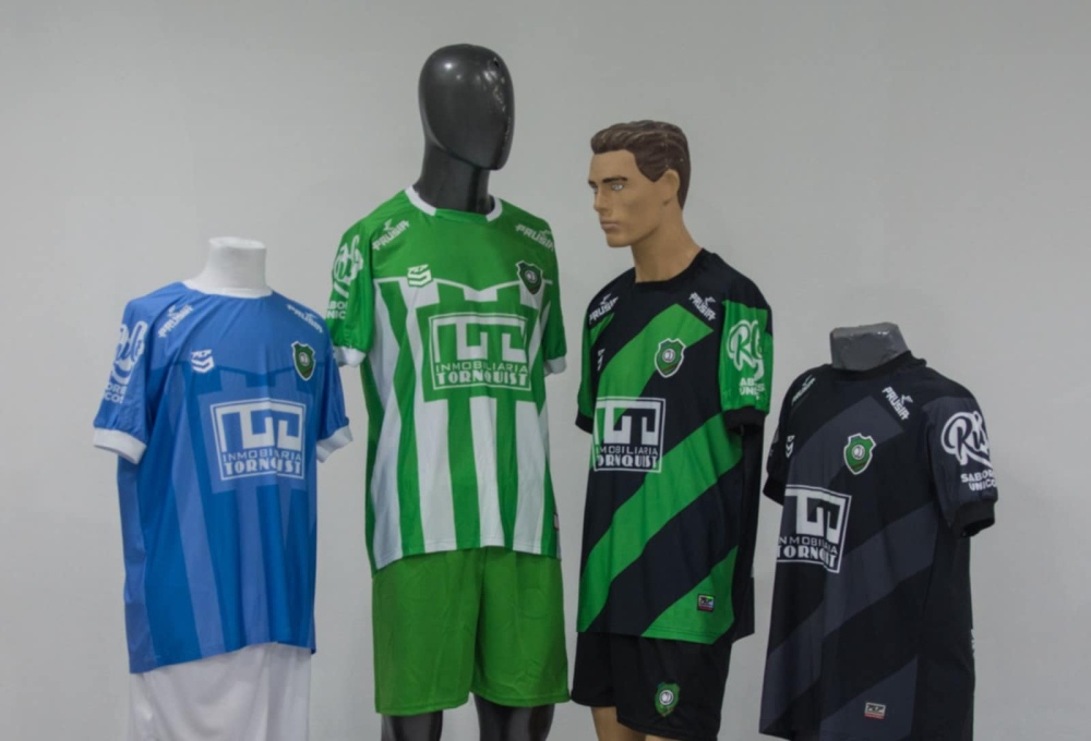 Unión presentó la indumentaria 2025 del plantel superior