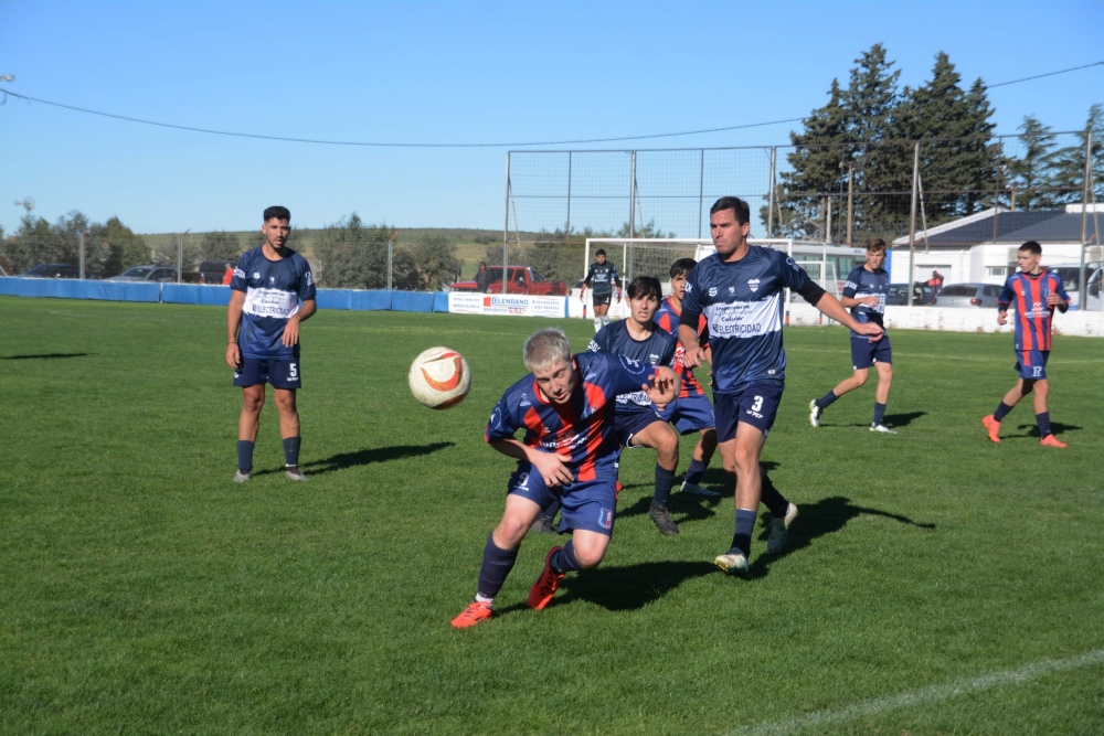 Liga Regional de Fútbol: Sin cambios en lo más alto de Reserva