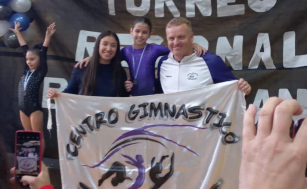 Tres jóvenes gimnastas tuvieron una sobresaliente participación en un torneo oficial de la FBG