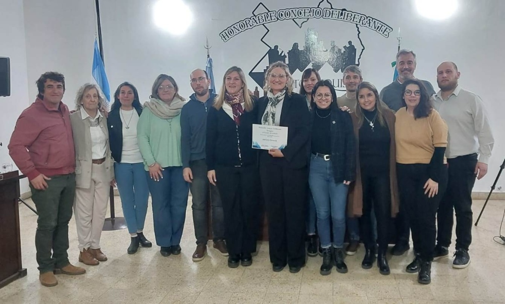 Informe del Honorable Concejo Deliberante sobre el reconocimiento a la nadadora Adriana Berardi