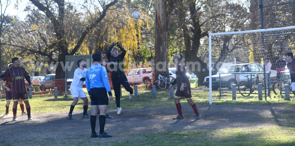 Locos x el Futbol: Tercera victoria en fila para Excavaciones Paqui que se prende en los puestos de arriba