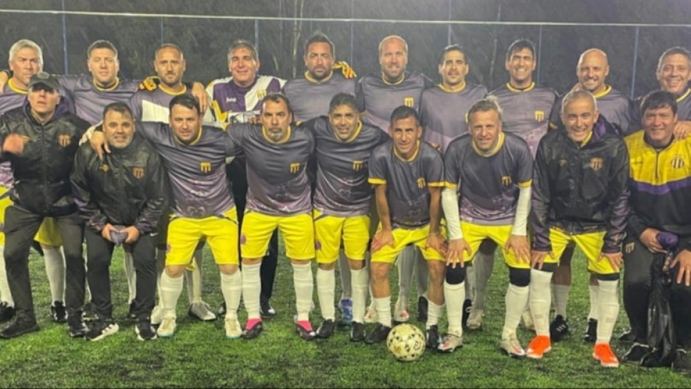 Juan José Dietz convirtió dos goles en la quinta fecha del torneo de fútbol Senior de la Liga del Sur