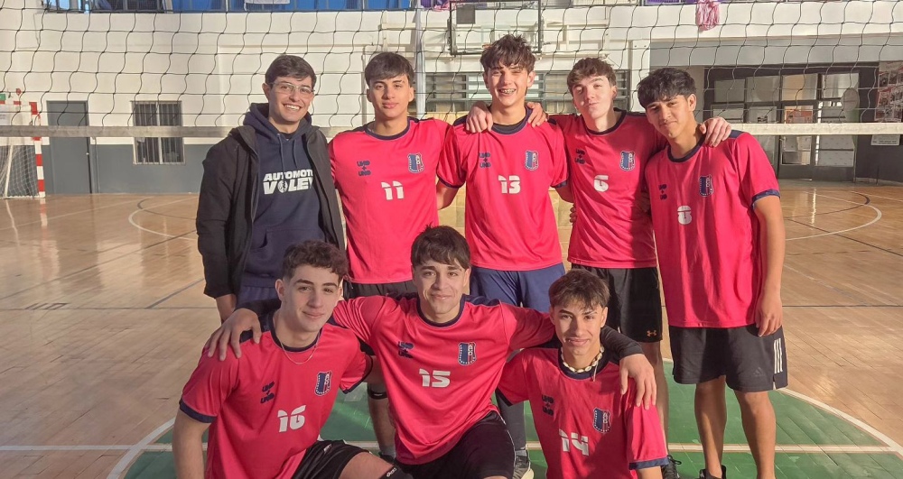 Automoto suma equipos masculinos en vóleibol