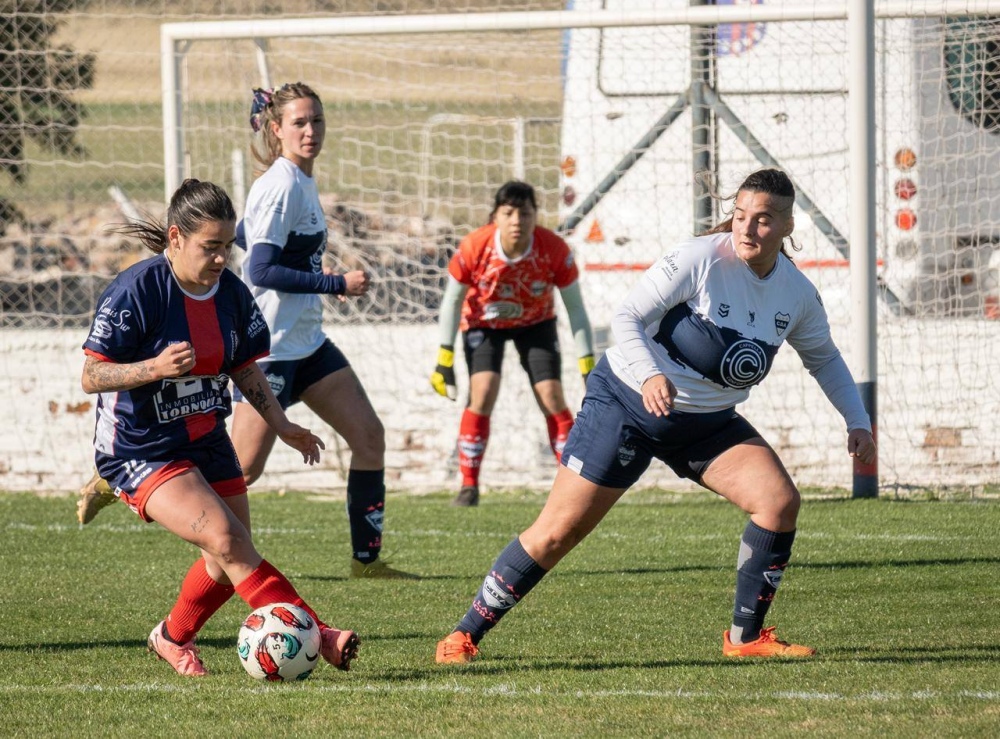El Femenino de Automoto arrancó el torneo Clausura con una sonrisa (86 fotos)