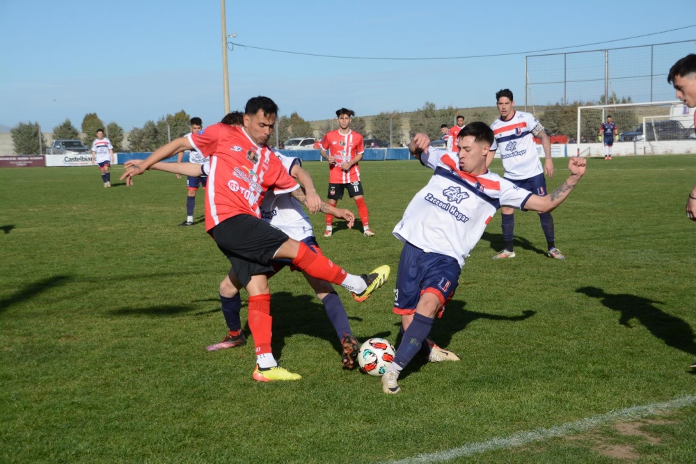 Liga Regional de Futbol: Automoto gano en Tornquist y Unión no pudo en Pigüé