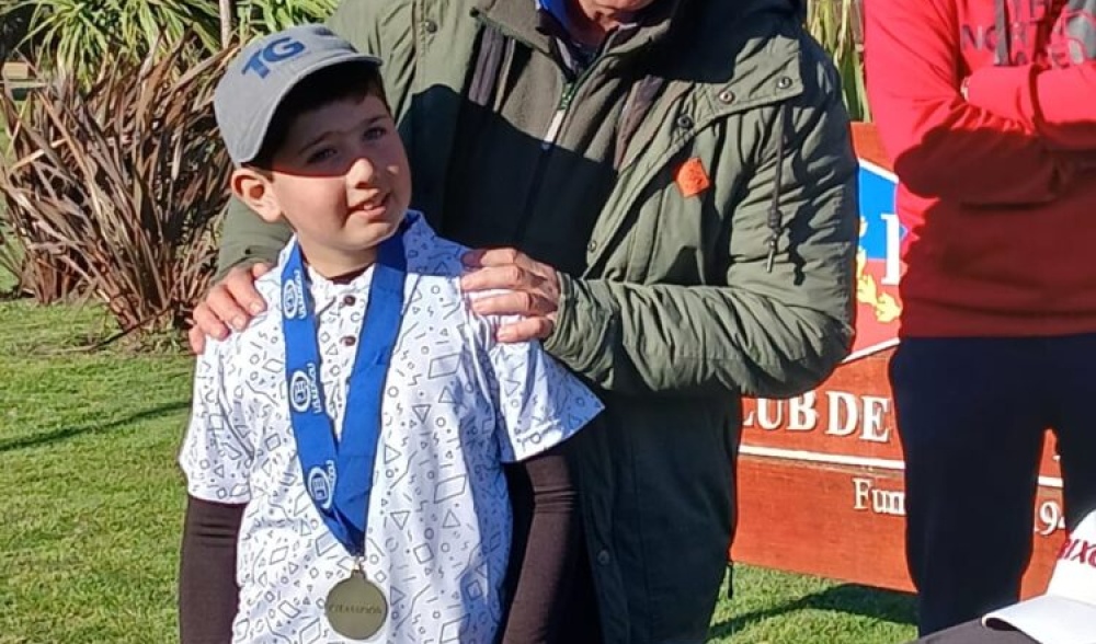 Tobías García: El joven golfista serrano que conquista torneos a los 7 años