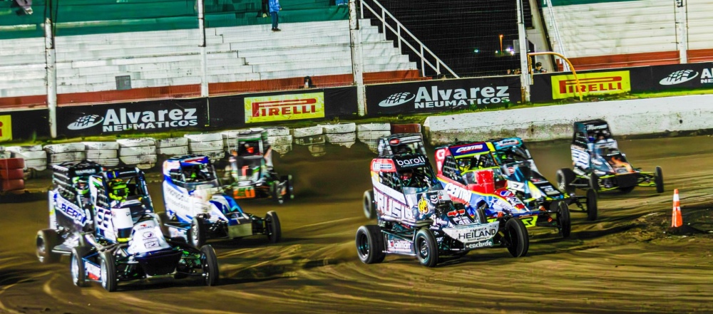 Los cuatro pilotos de Tornquist formaron parte de la tercera fecha del Invernal de midgets