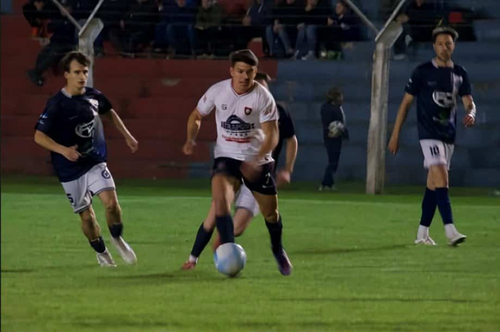 Liga Regional de Fútbol: Peñarol de Pigüé goleó a El Progreso y lo dejó sin invicto