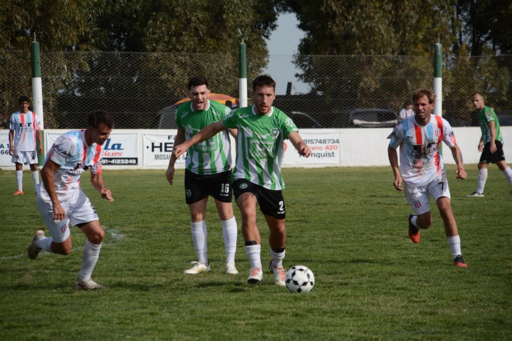 Liga Regional de Futbol: Triunfos tornquistenses, en primera división, ante elencos de Pigüé (113 fotos)