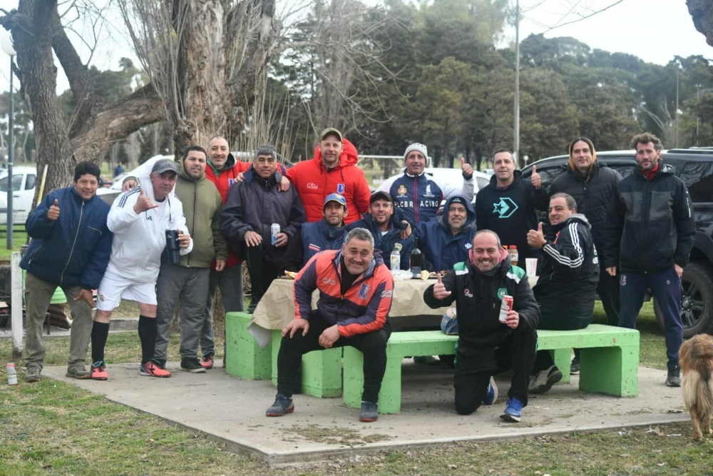 Locos x el Futbol: Otra goleada para Excavaciones Paqui que continua puntero e invicto en la tercera rueda