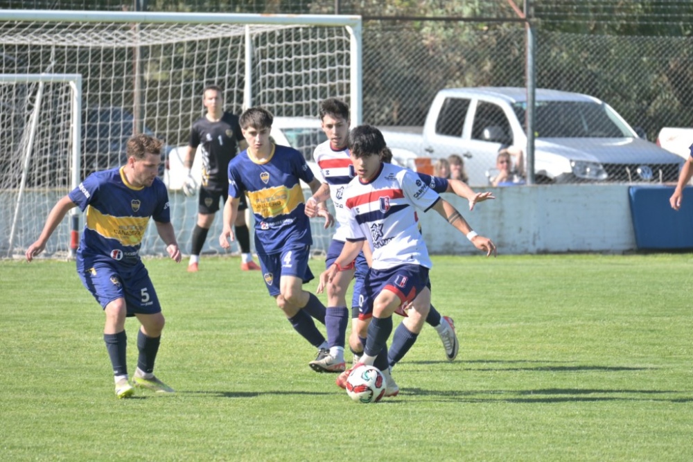 Liga Regional de Fútbol: Automoto goleó a Boca Juniors y sacó más ventaja en la zona ”C” (94 fotos)