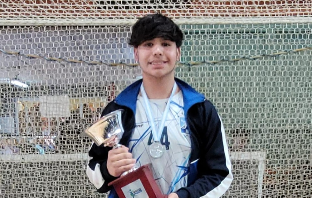 Lautaro Martin obtuvo la medalla de bronce en el Nacional de Handball en Bariloche