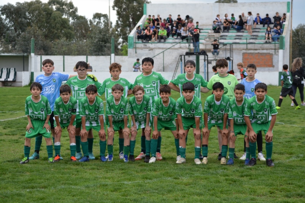 Liga Regional de Fútbol: La octava división sigue firme y se metió en los cuartos de final