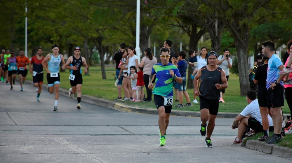 El distrito tuvo representantes en el Duatlón Nocturno realizado en Coronel Pringles