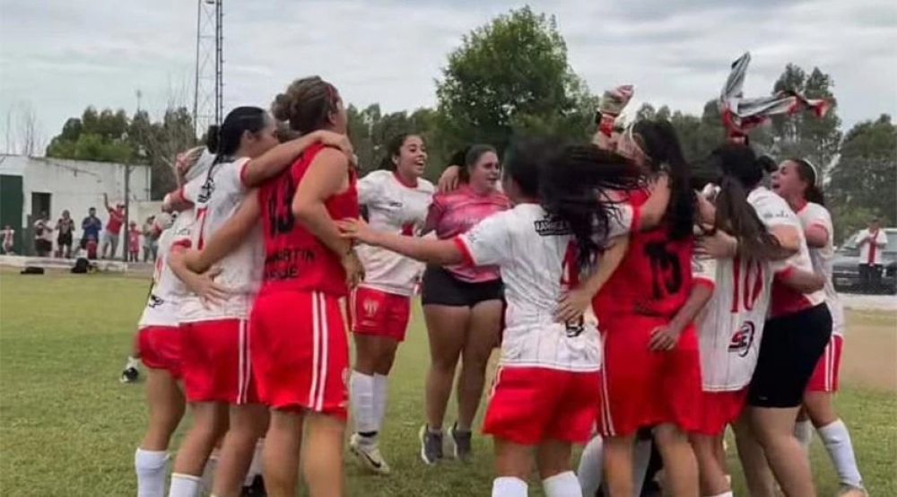 Liga Regional de Fútbol: San Martín de Carhué, el otro finalista de Primera femenino