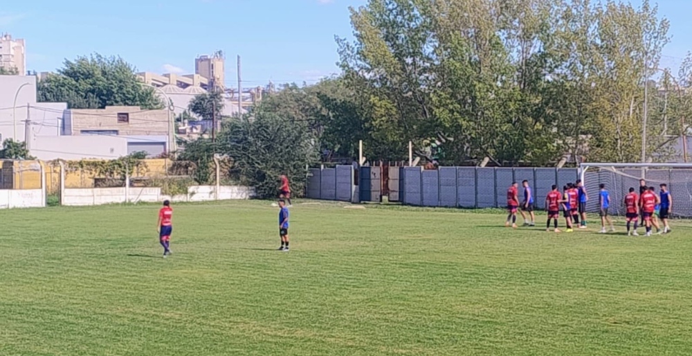 Automoto venció 3-0 a Comercial en un nuevo amistoso