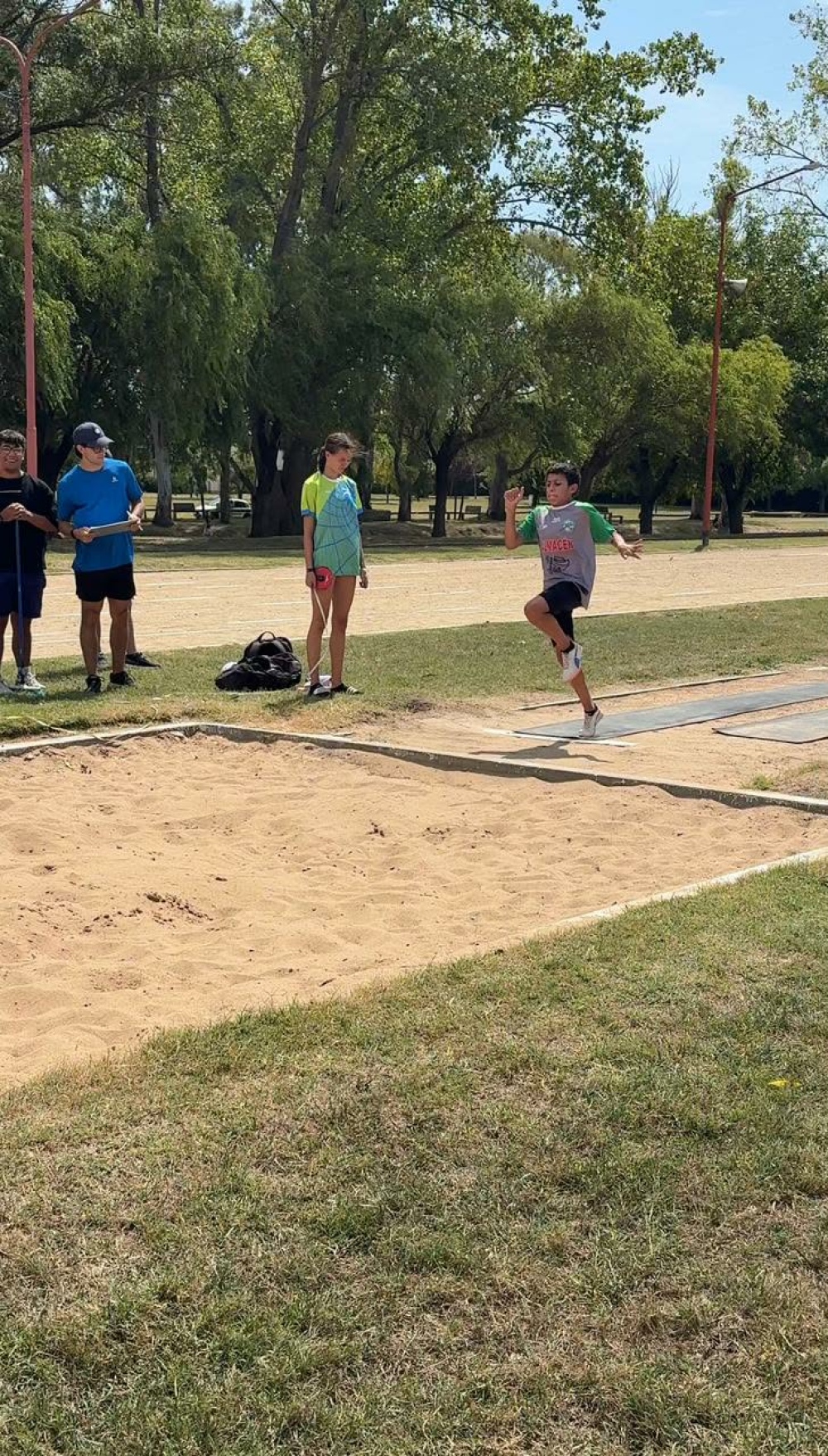La Escuela Municipal de Atletismo dio inicio a su calendario competitivo anual