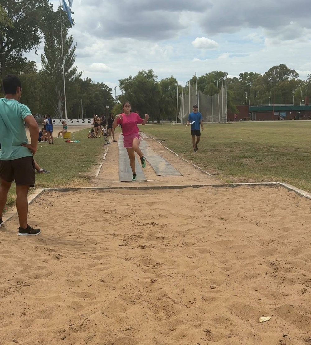 La Escuela Municipal de Atletismo dio inicio a su calendario competitivo anual