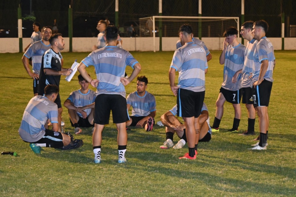 Porteño de Saldungaray disputo su ultimo amistoso de pretemporada visitando a LN Alem de Coronel Pringles