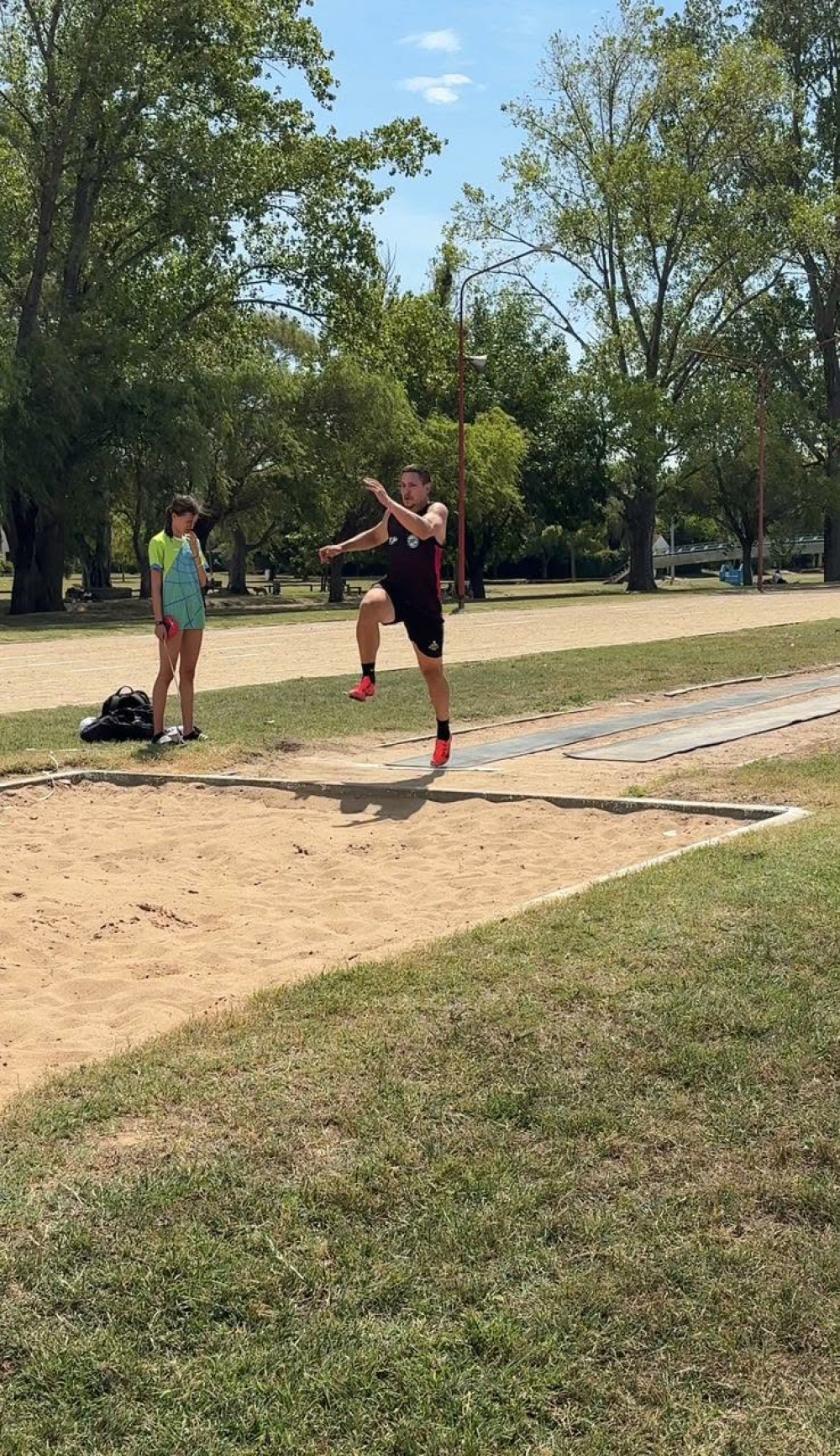 La Escuela Municipal de Atletismo dio inicio a su calendario competitivo anual