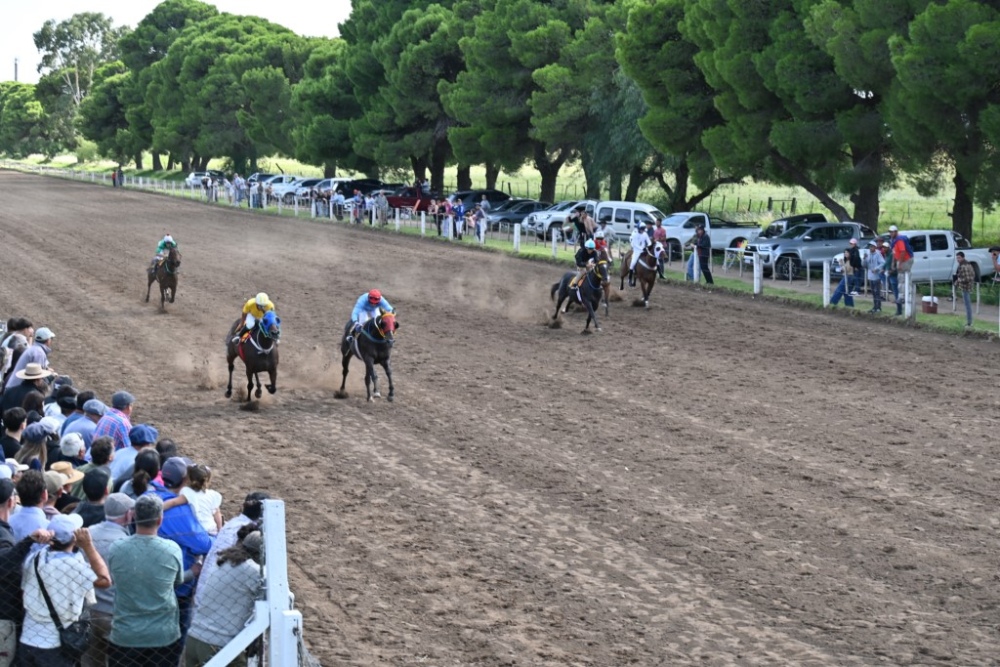 El Club Hípico y Social Las Sierras volvió a los mejores tiempos con una gran reunión organizada por Mario y Gustavo Siri