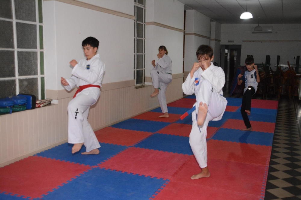 Comenzaron las clases de taekwondo en Tornquist