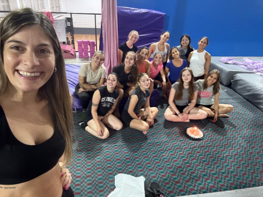 Comenzaron las clases de acrobacia en tela en Tornquist