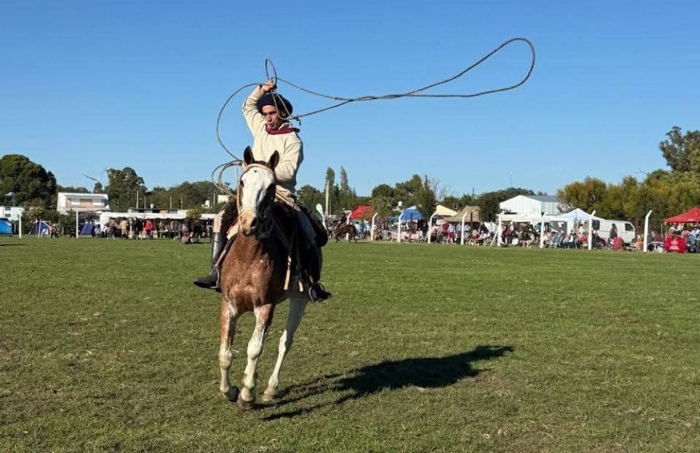 Se llevó a cabo la 16° del Festival de Folklore, Pialada y Jineteada en Tres Picos