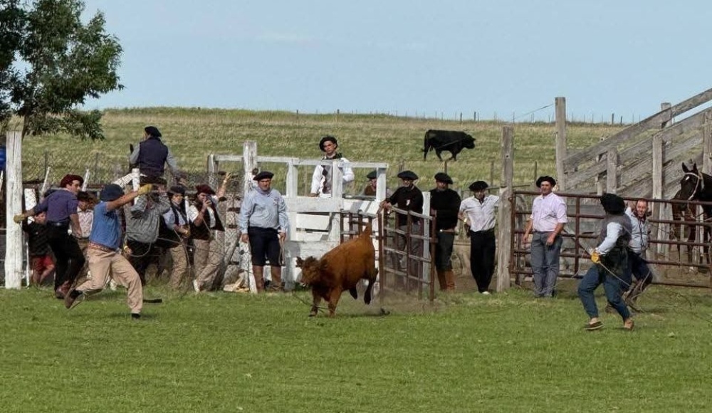 Se llevó a cabo la 16° del Festival de Folklore, Pialada y Jineteada en Tres Picos