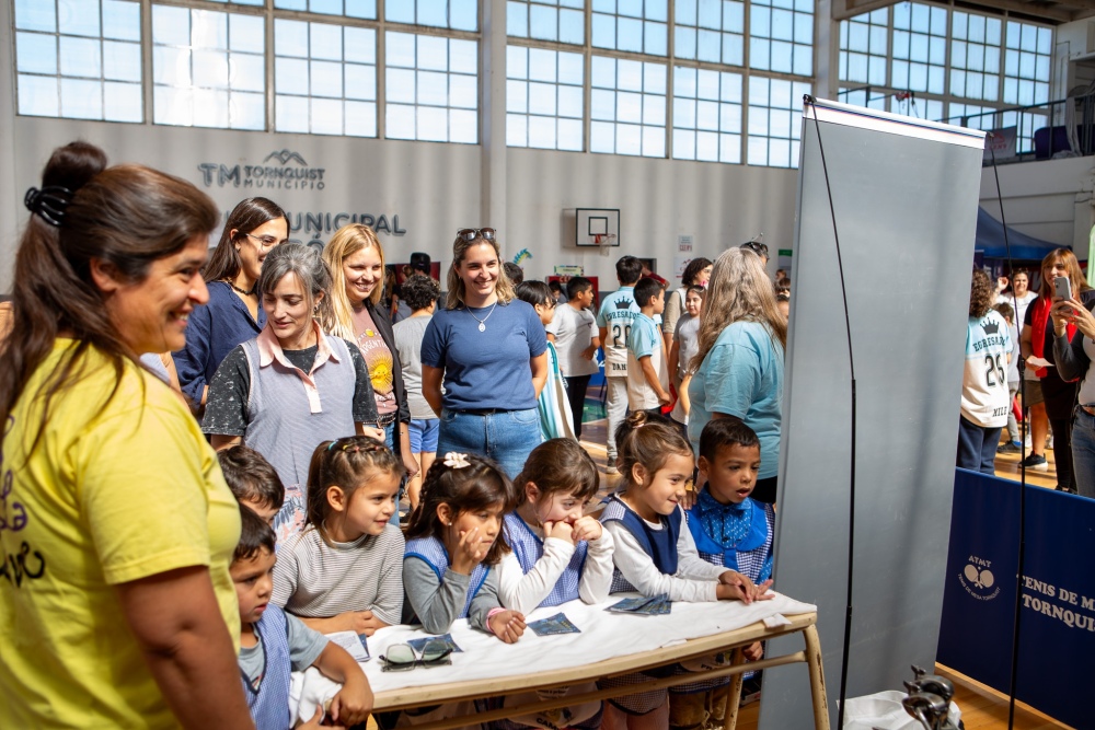 La Expo Deportiva y Cultural continúa recorriendo el distrito
