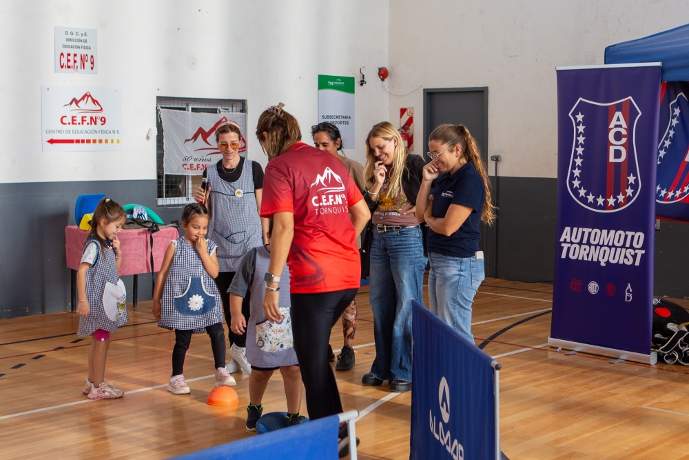 La Expo Deportiva y Cultural continúa recorriendo el distrito