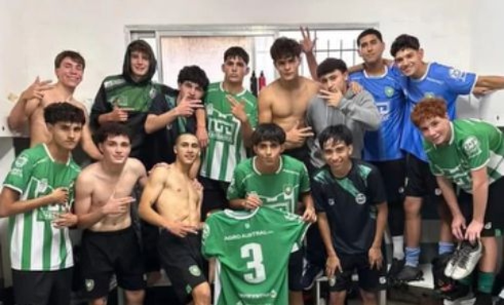 Los chicos de la quinta division de Union luego del triunfo ante Boca Juniors