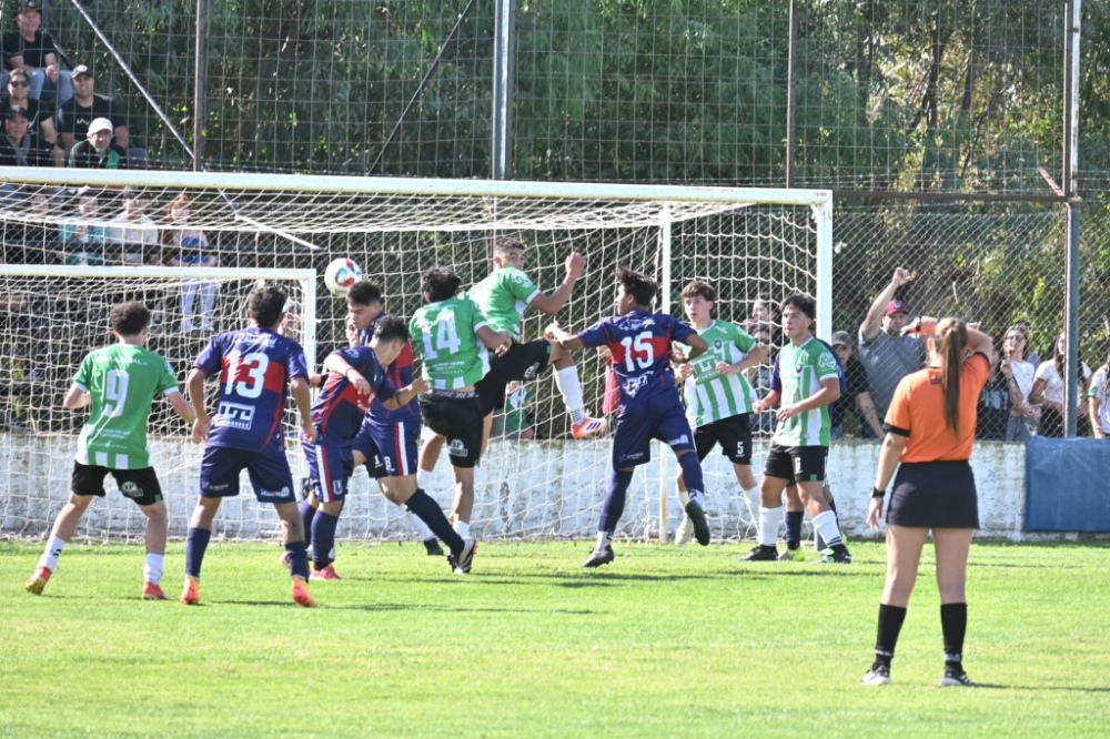 Liga Regional de Fútbol: Unión se quedo con el clásico de reserva al vencer a Automoto