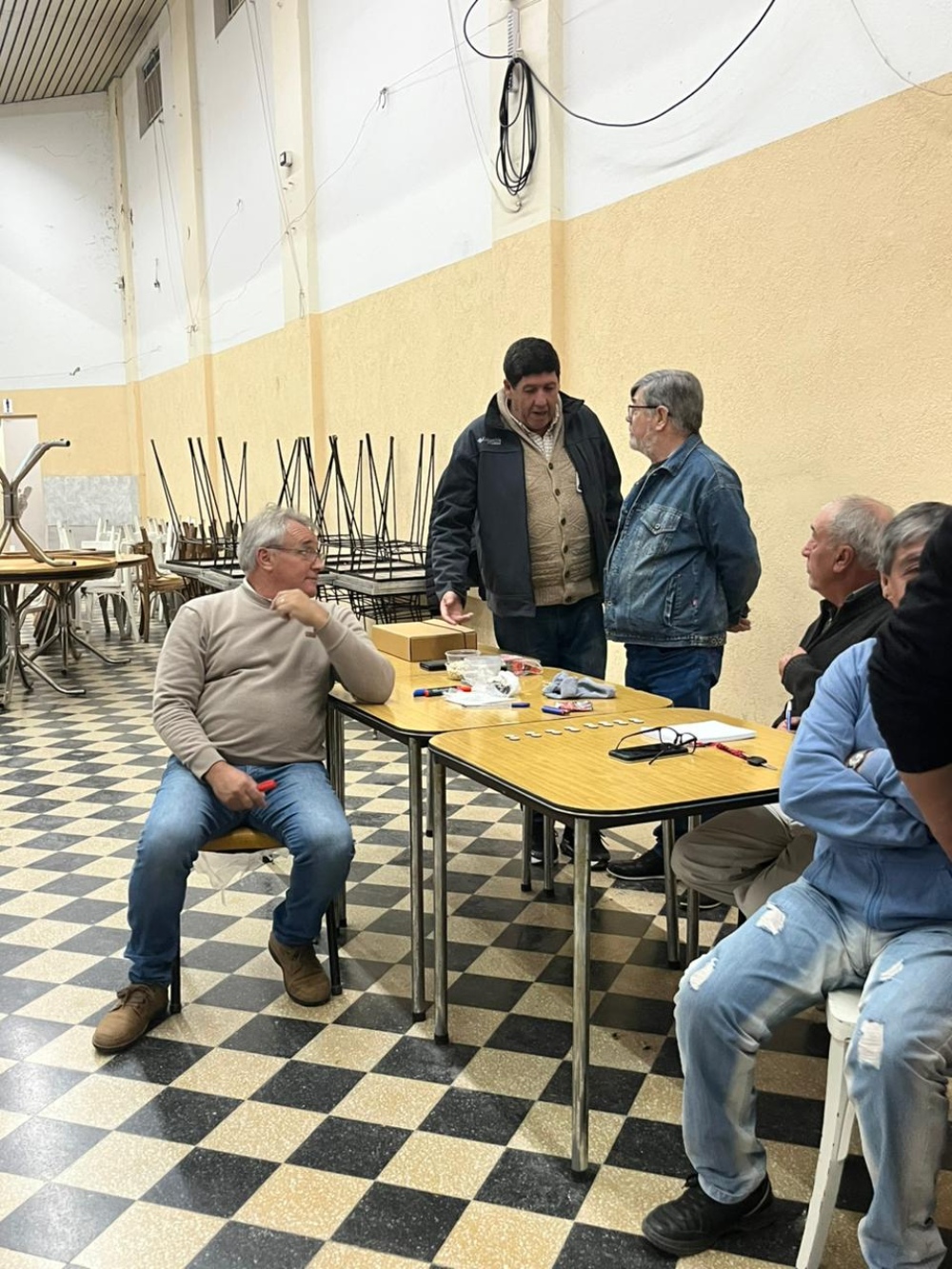 El torneo de mus reunió 16 parejas y tuvo ganadores de la región