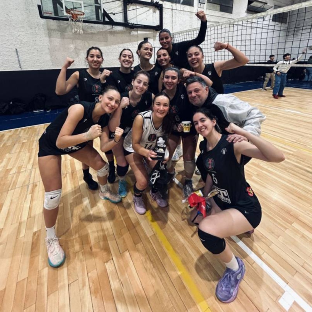 Vóleibol: En la capital del cemento, Liniers edificó un histórico doble título con jugadores del distrito