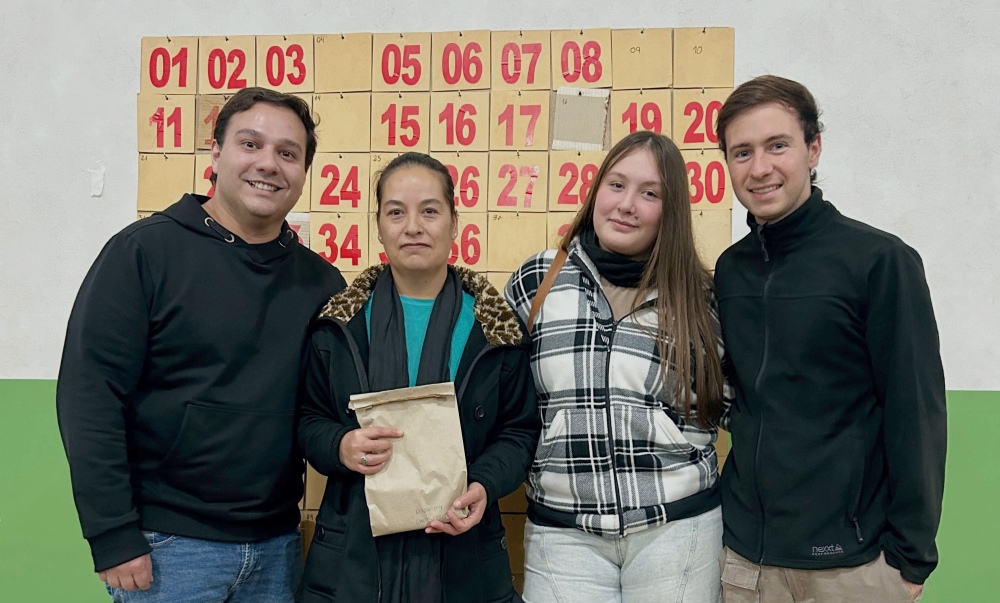 Noemi Palma se alzó con el premio mayor de la XV Noche Mágica del Club Unión