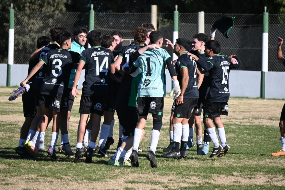 LRF Reserva: Unión goleo en el clásico a Automoto y continúa escalando en las posiciones