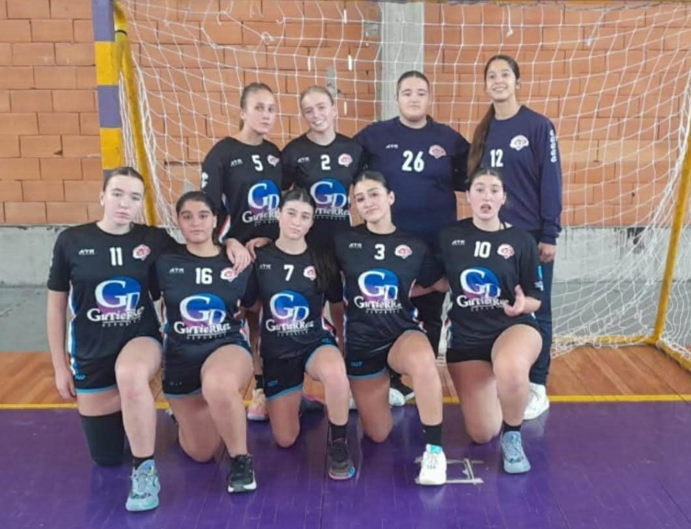 Tres jugadoras de Tornquist participaron del inicio del torneo de handball de la Asociación Bahiense