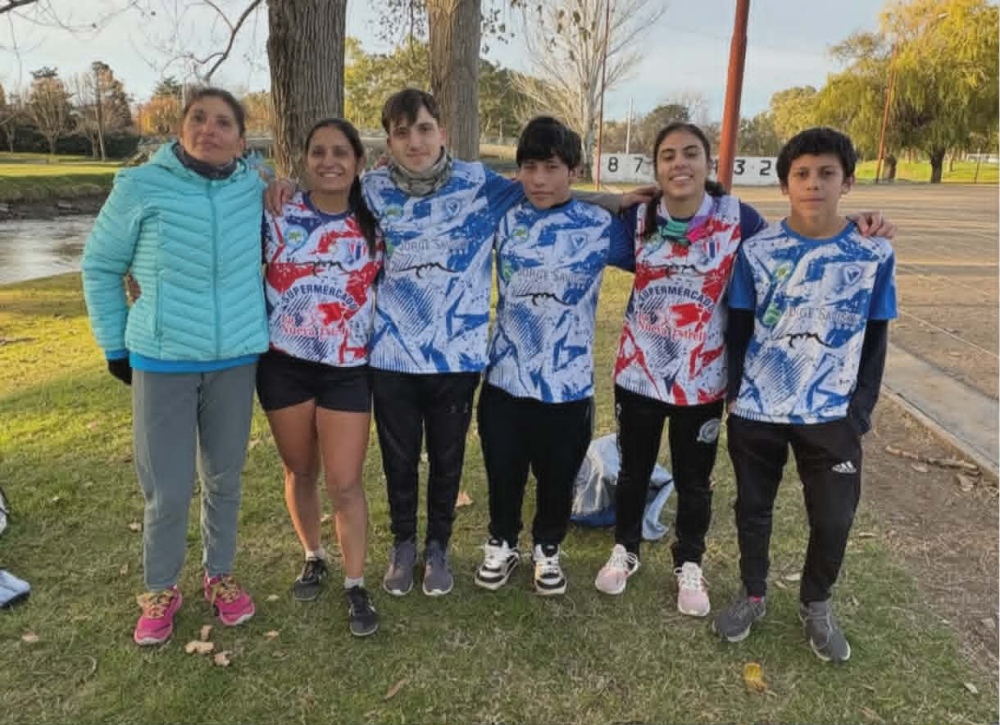 Destacada actuación de los atletas del distrito en Azul