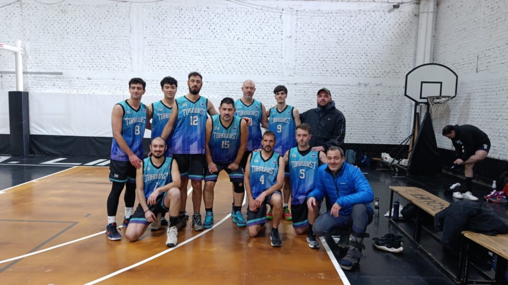 Tornquist Basket cayó en el cierre y quedó eliminado de los playoffs