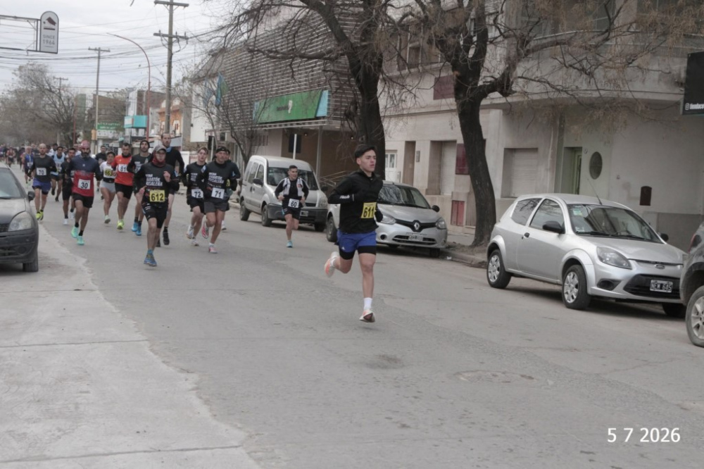 Sofía Espíndola ganó la general de los 10K y atletas del distrito se destacaron en Punta Alta