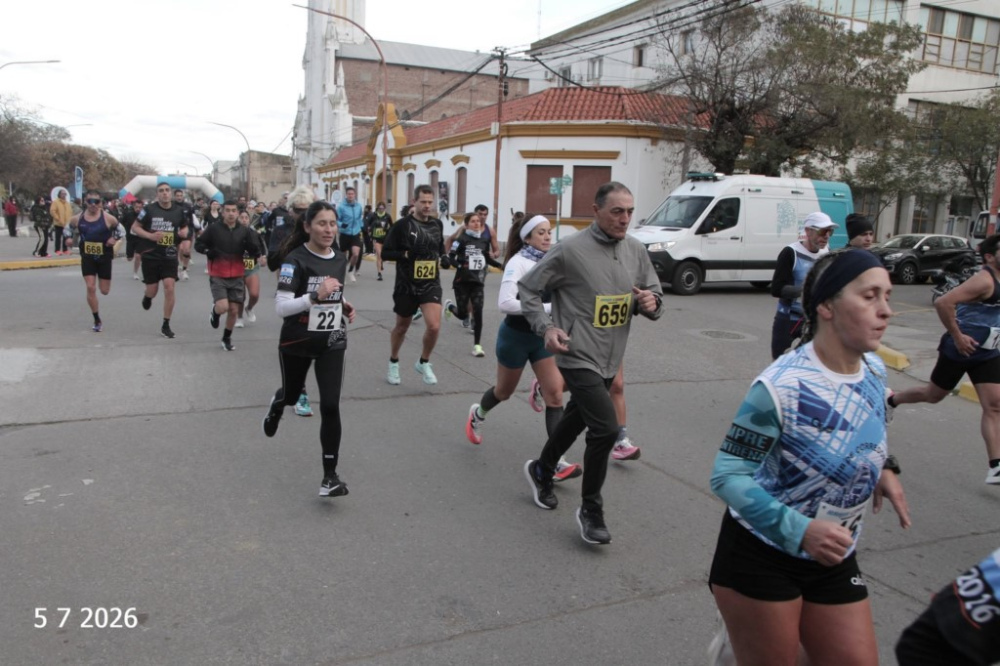 Sofía Espíndola ganó la general de los 10K y atletas del distrito se destacaron en Punta Alta