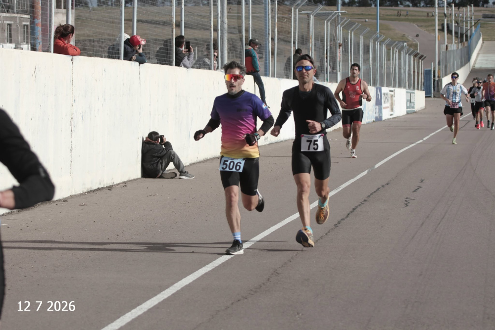 Destacada participación de atletas del distrito en el Duatlón de la Independencia