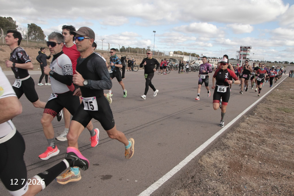 Destacada participación de atletas del distrito en el Duatlón de la Independencia