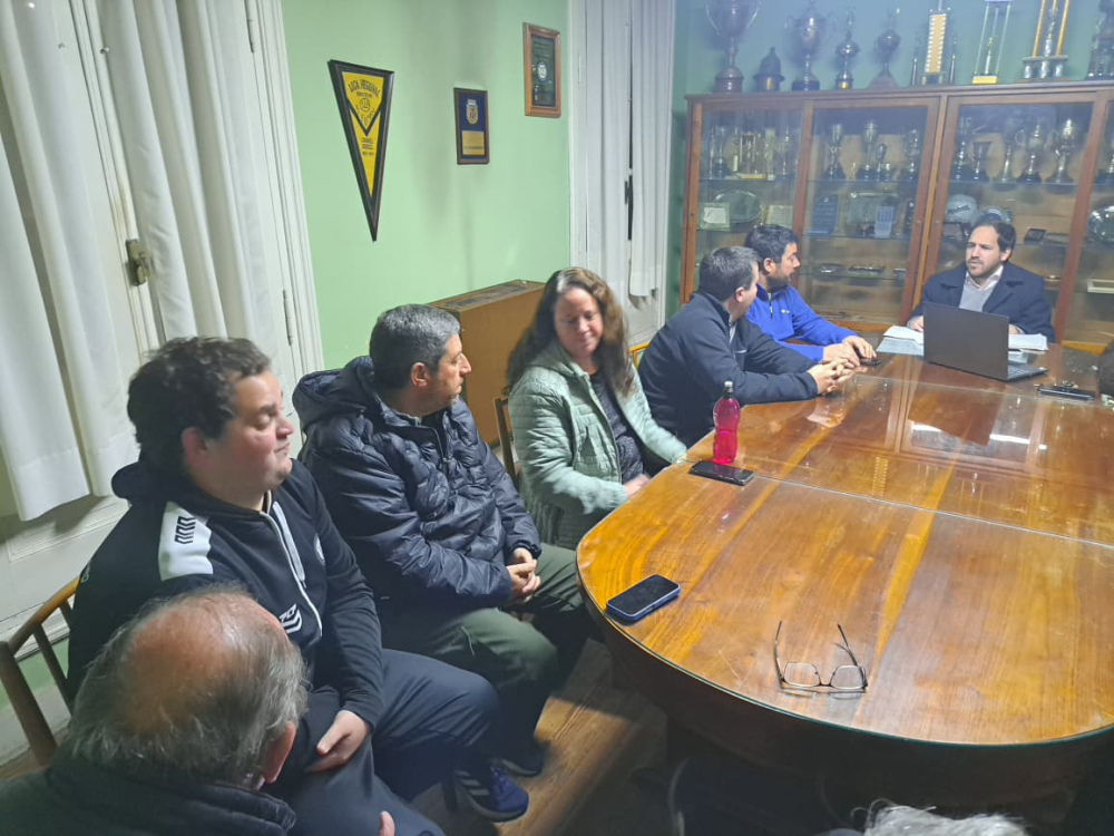 Liga Regional de Fútbol: Árbitros de Olavarría para las semifinales de Primera masculino