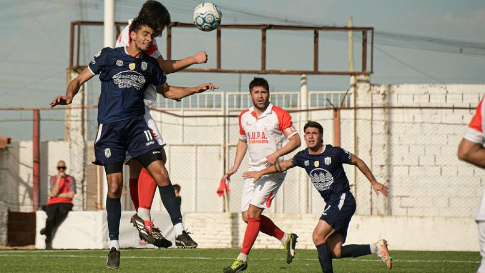 Fútbol: En su debut en el Federal Amateur, a Club Sarmiento le ganaron en el final  