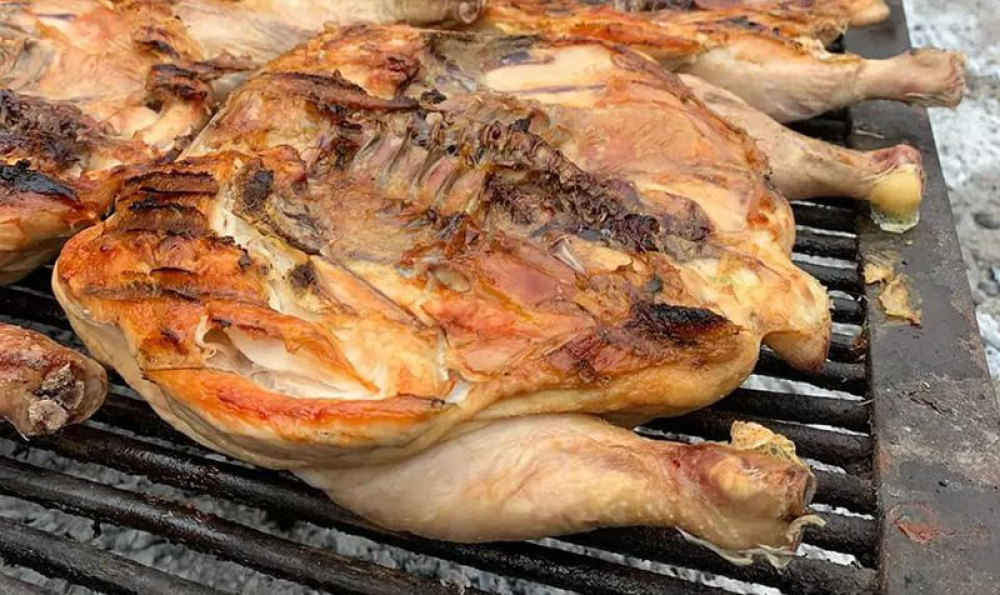 Unión de Tornquist organiza una nueva venta de pollos a la parrilla