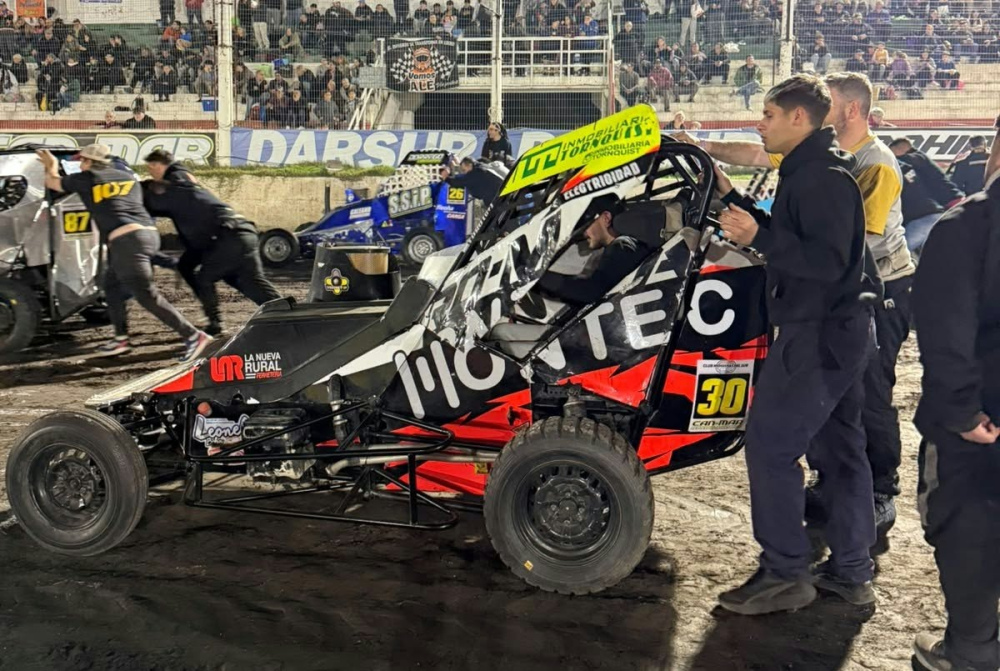 Guillermo Yurovsky recuperó el auto, mostró un gran ritmo y dio batalla en la penúltima cita del Invernal de midgets
