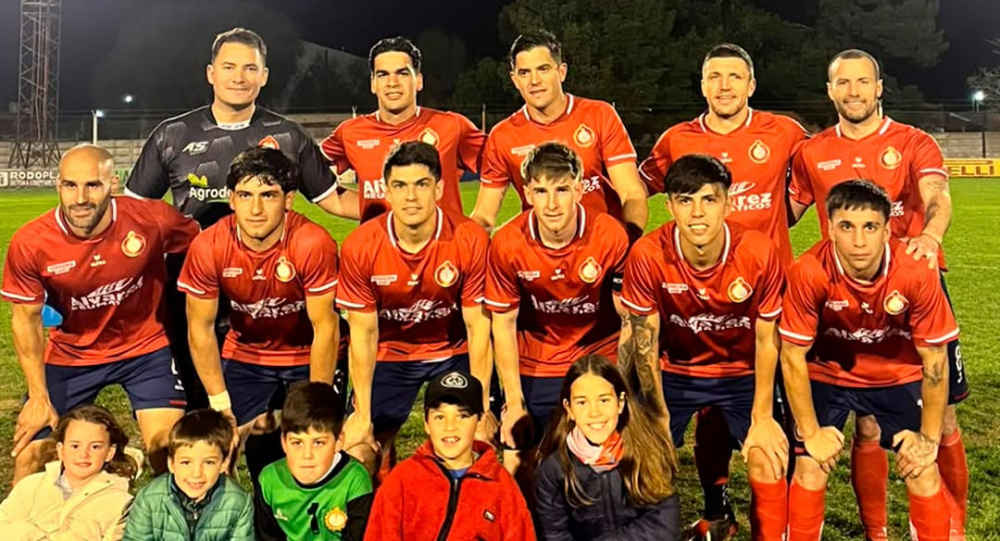 Los once de Independiente de Dorrego (foto Bola 8)