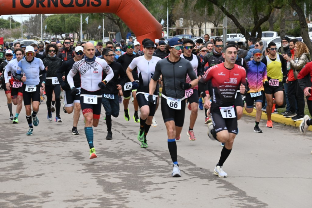 El Duatlón de las Sierras reunió a cerca de 100 atletas en Sierra de la Ventana (125 fotos + resultados)